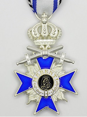 Replica of Bavarian Military Merit Cross 4th Class with Swords (WWI Medals & Awards) for Sale (by ww2onlineshop.com)