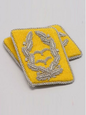 Replica of Luftwaffe Lt Col. Collar Tabs (German Collar Tabs) for Sale (by ww2onlineshop.com)