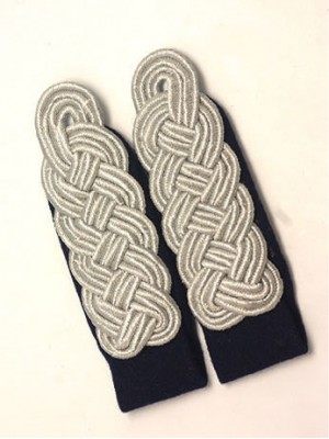 Replica of WW2 German Lt commander ---Captain Shoulder Boards(Kriegsmarine) (German Shoulder Boards) for Sale (by ww2onlineshop.com)