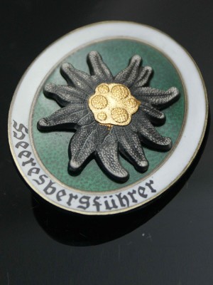 Replica of German Mountain Troop Paratrooper Edelweiss Metal Badge (WWII German Medals) for Sale (by ww2onlineshop.com)