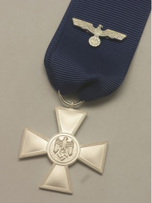 Replica of German WWII Heer 18 Year Service Medal (WWII German Medals) for Sale (by ww2onlineshop.com)